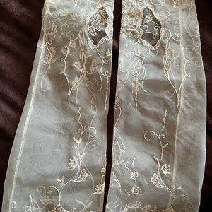 Vintage sheer lace fingerless gloves